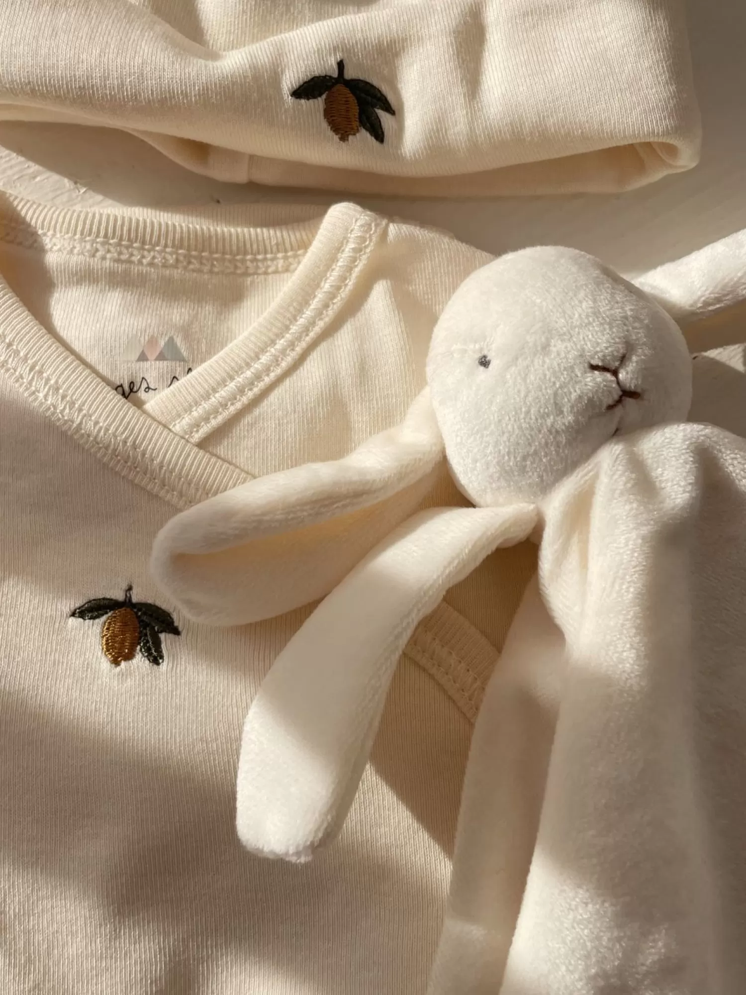 Born Konges Sløjd Barselsgave Med Body, Hue Og Nusseklud - Off White