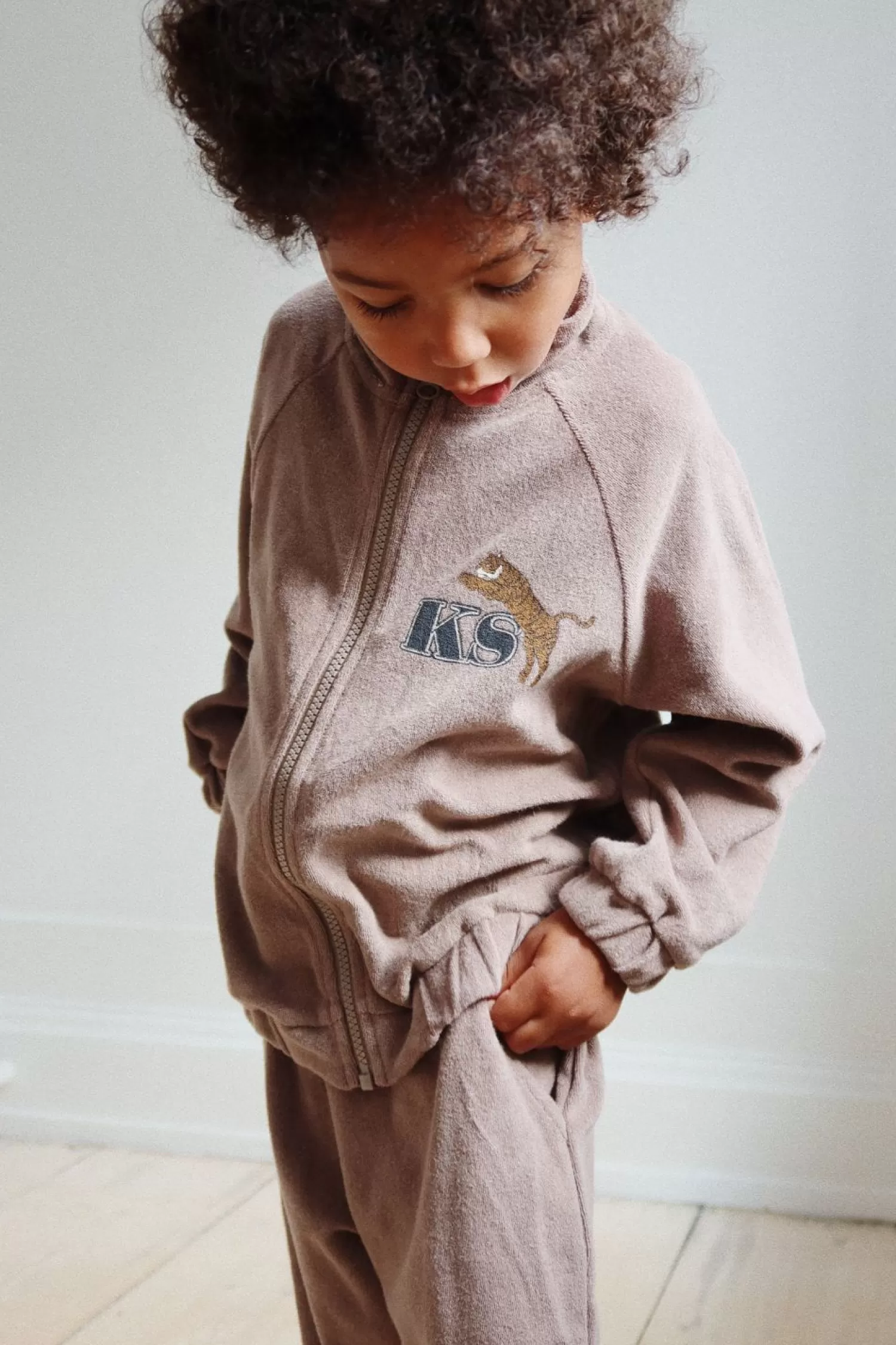 Born Konges Sløjd Itty Joggingtroje - Desert Taupe